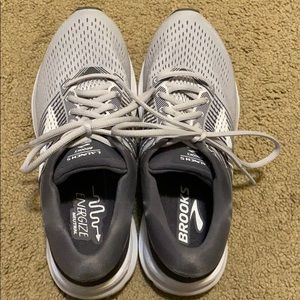 Women’s running shoes